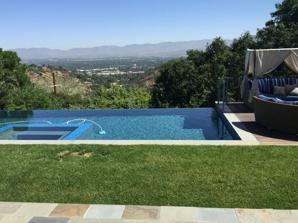 14367 Mulholland Dr, Los Angeles, CA 90077