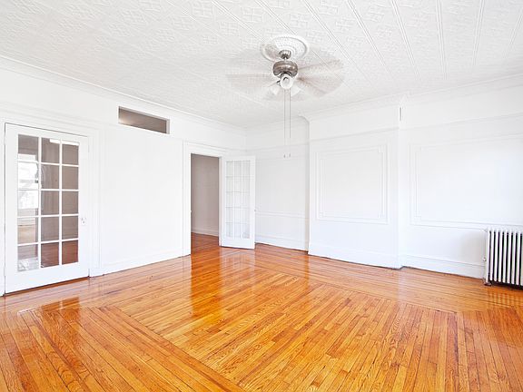 3rd image of 557 Henry St #3