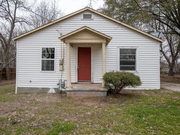 712 W 7th St, Bonham, TX 75418