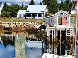 34 Wharf Rd, Lunenburg, NS B0R1C0