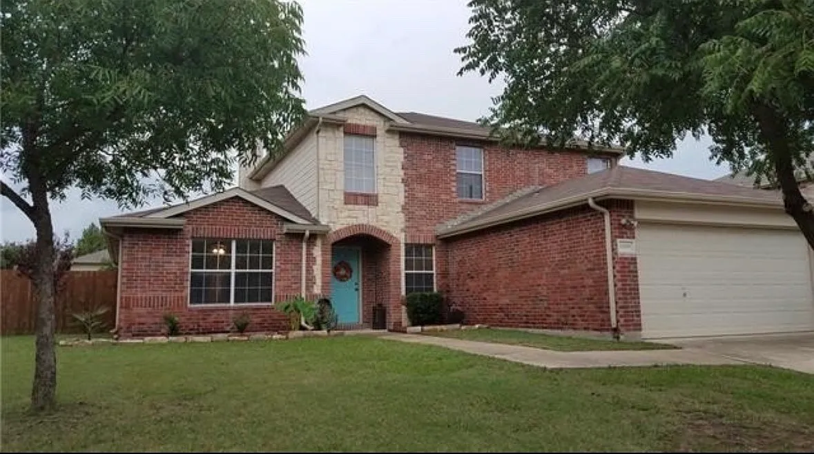5 bed, 2.5 bath, 2628 sqft, $3,200 — Photo 1