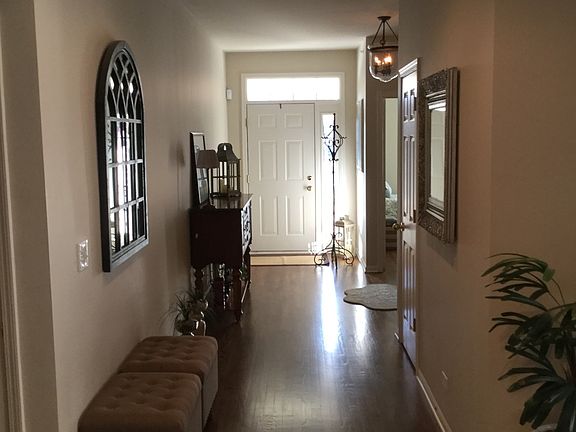 5th image of 1835 Hampshire Dr