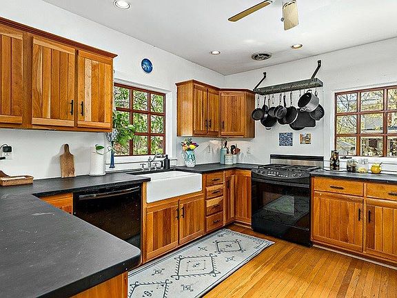 2nd image of 1317 Macon Ave