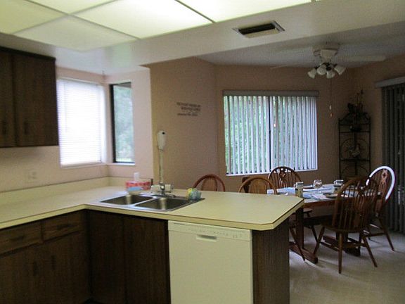 5th image of 44 Oxford Ln