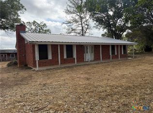 415 SE Main St, Stockdale, TX 78160