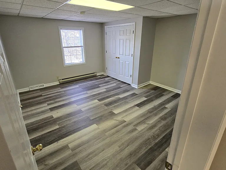 2nd HUGE Upstairs BR
