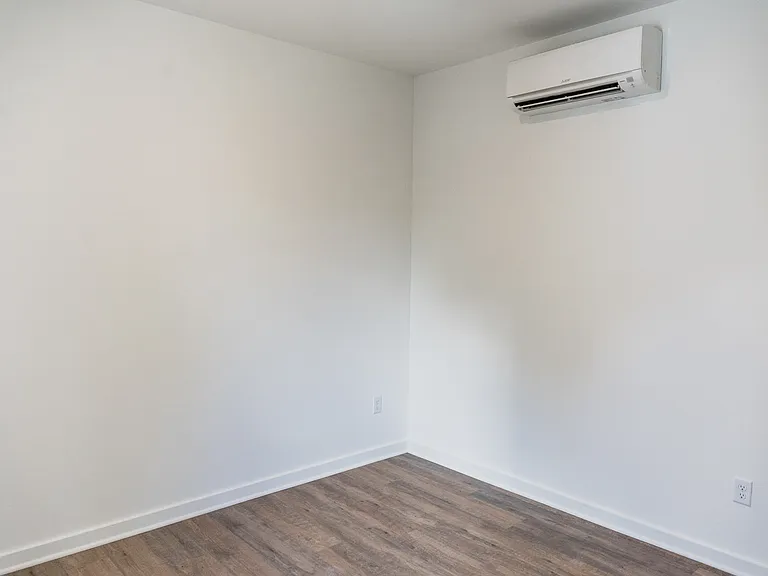 1260 Parkwood Ave — Photo 33
