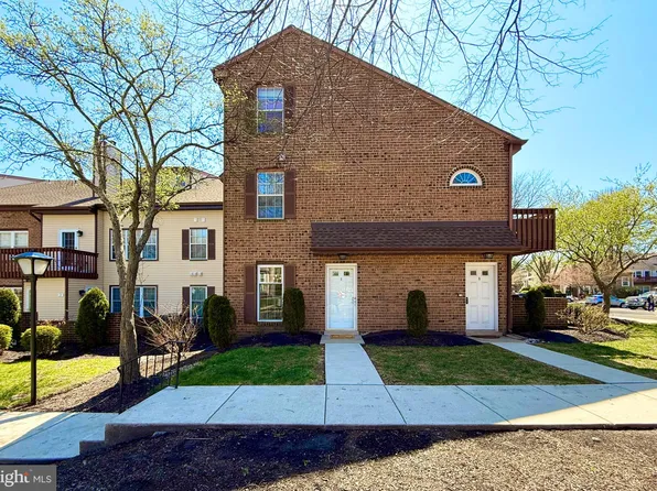 1 Hickory Dr, Horsham, PA 19044