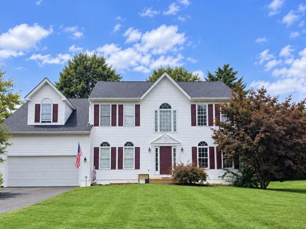 10 Glenhaven Ct, Fredericksburg, VA 22406