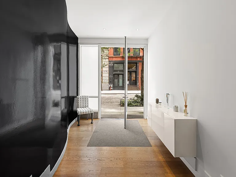 311 W Broadway #Townhouse 4 — Photo 11