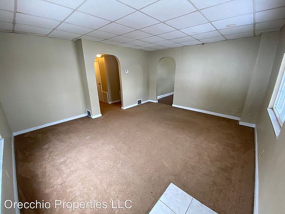 4th image of 105 N 14th St