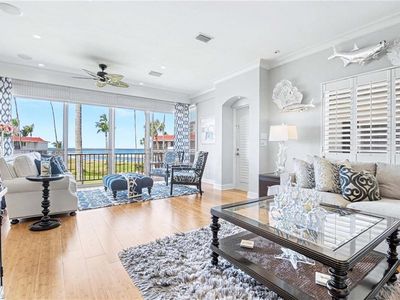 2206 Gulf Shore BLVD N #G-2, Naples, FL, 34102