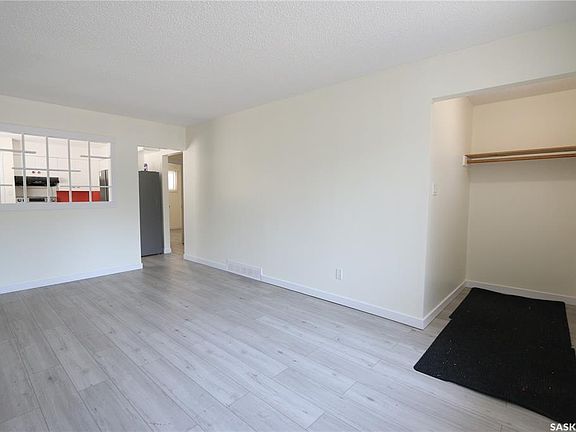 2nd image of 1162 Athol STREET