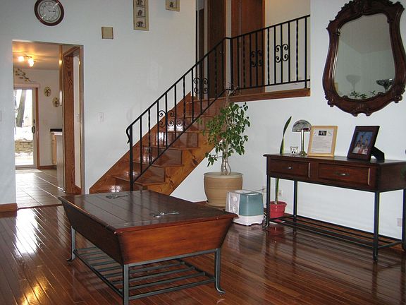 4th image of 565 W Gladys Ave