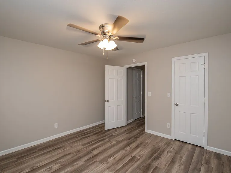 1602 Johns Rd #C — Photo 12