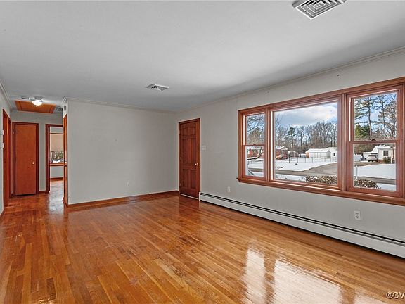 4th image of 6470 Camille Dr