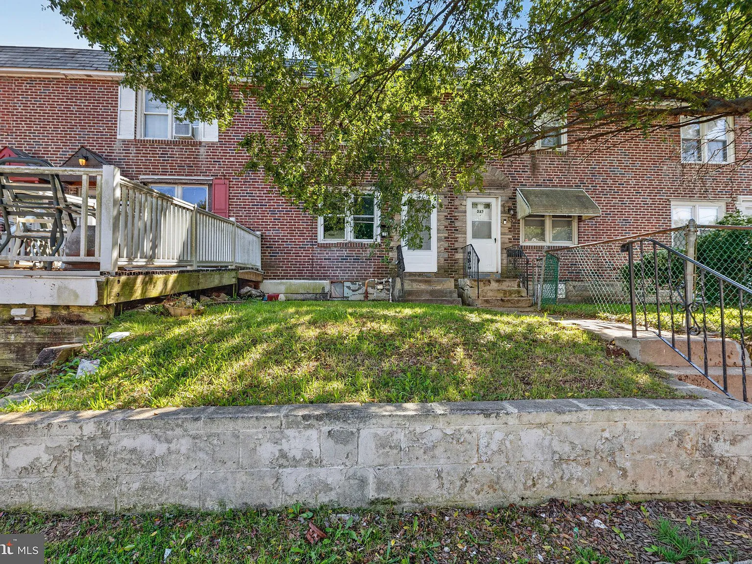 3 bed, 1.0 bath, 1152 sqft, $1,600 — Photo 2
