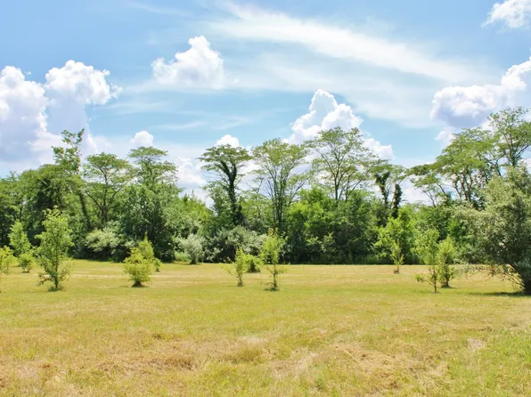 2304 Oakwood Ln, Marseilles, IL 61341