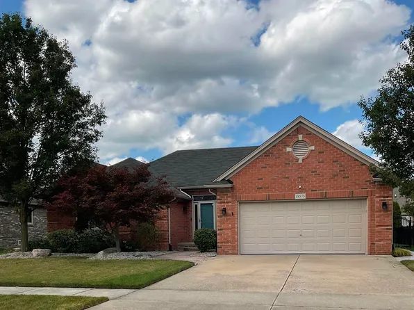 18575 Country Club Dr, Macomb, MI 48042