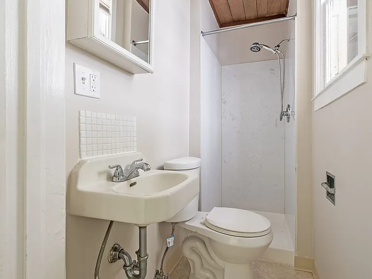 1530 Minturn St - Studio | 1 bath | Lower rear unit — Photo 8