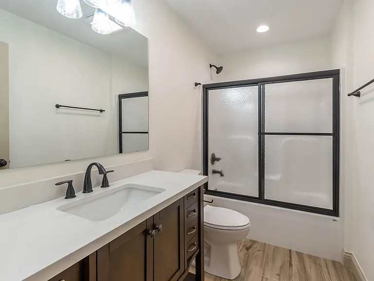 261 Gay St #B — Photo 19