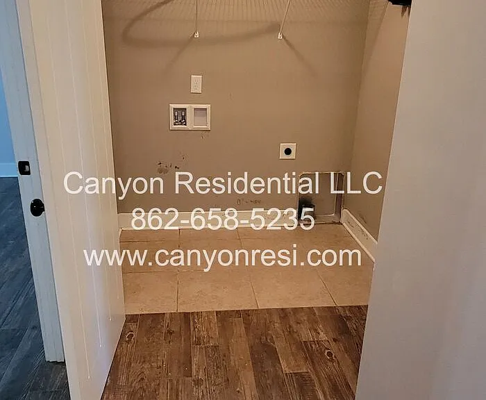 7451 Pfizer Dr — Photo 21