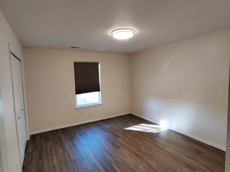 102-104 Elk Dr #1 — Photo 7