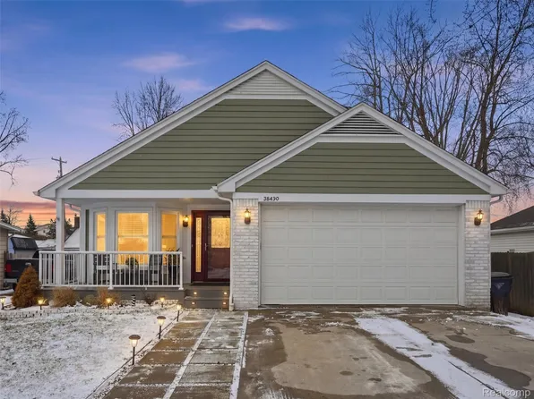 26450 Beamer St, Harrison Township, MI 48045