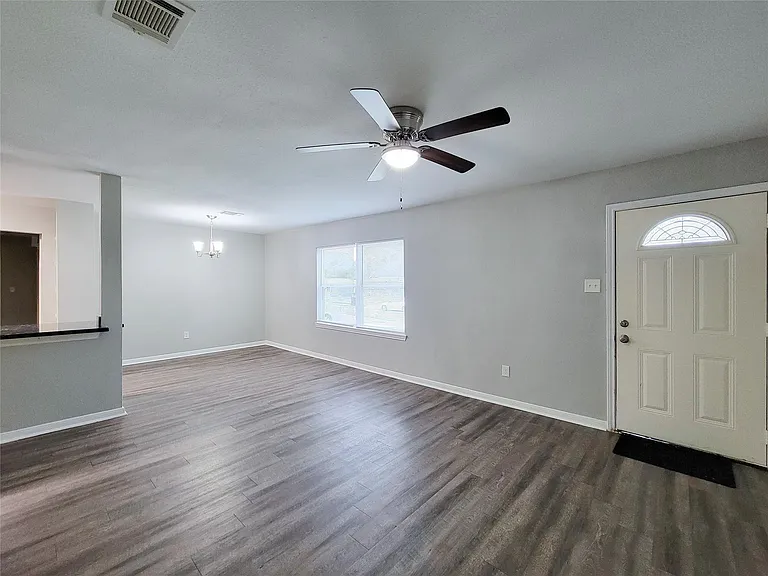 5242 Keystone St — Photo 6