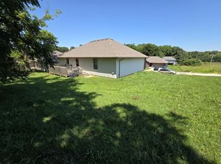 5859 S Geranium Ln, Brookline, MO 65619