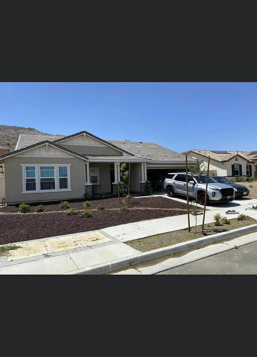 4 bed, 1890 sqft, $3,000 — Photo 1