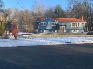 19 Maple Edge Dr, Bloomfield, CT 06002