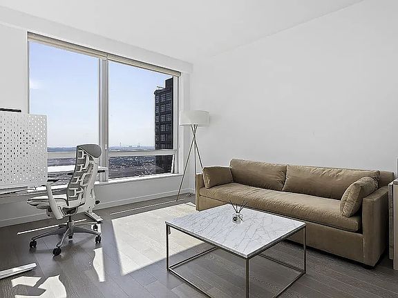 3rd image of 1 City Point APT 43F