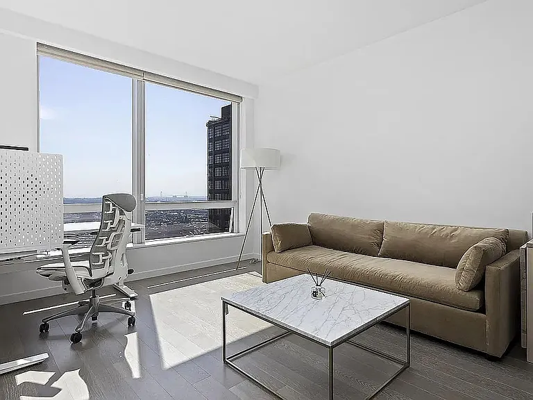 1 City Point #43F — Photo 4