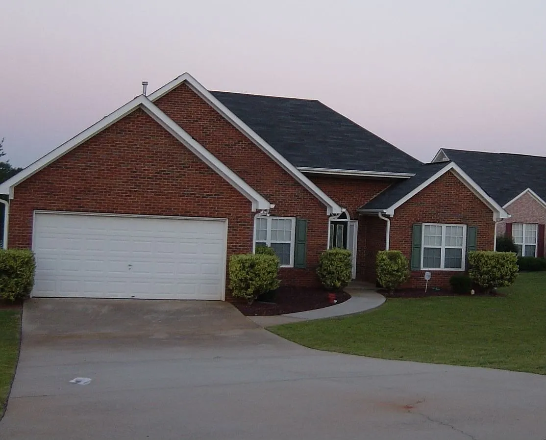 809 Cambridge Way photo 1