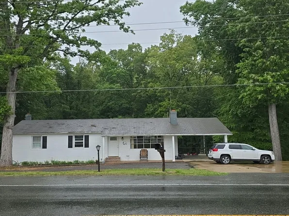 10846 Charles St, La Plata, MD 20646