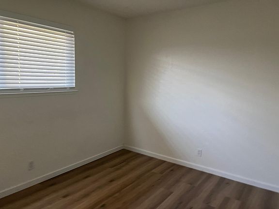 4th image of 504 Nut Tree Ct