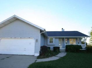 203 N Middle Rd, Belgium, WI 53004