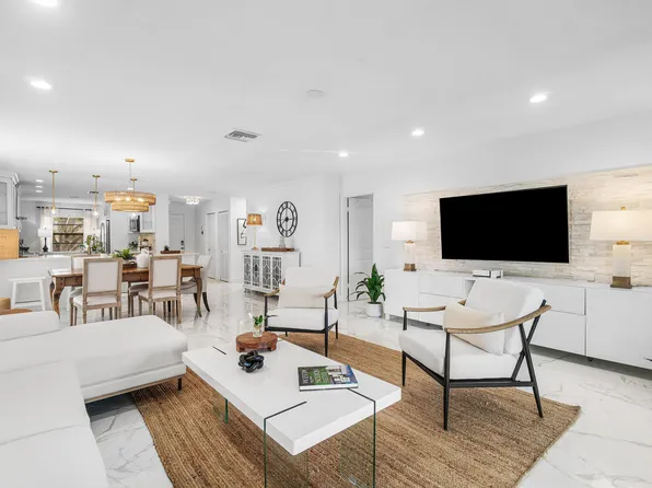 15 Westgate Lane #D, Boynton Beach, FL 33436