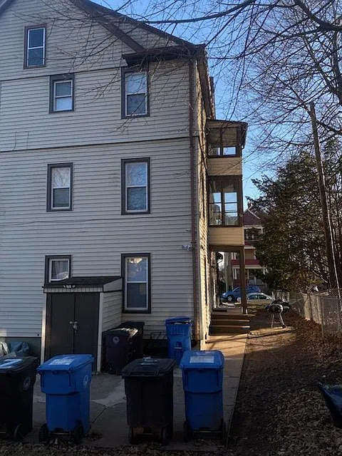 22 Sunrise Ave — Photo 4