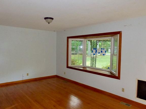 4th image of 546 W Limestone Rd