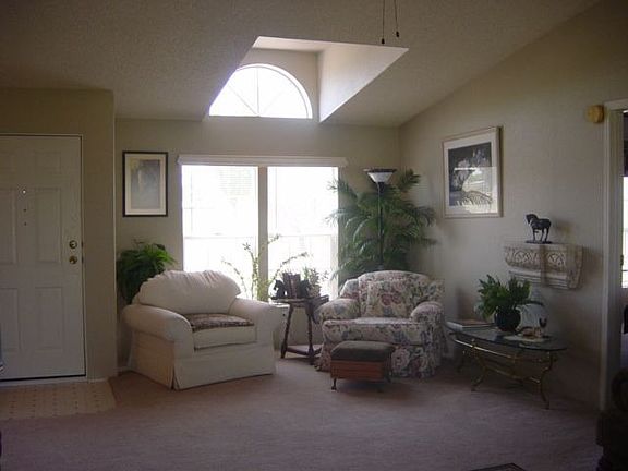 Extra sitting area in Family Room