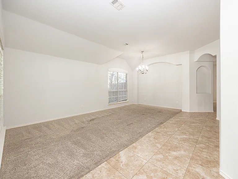 5556 Sky Ridge Dr — Photo 6