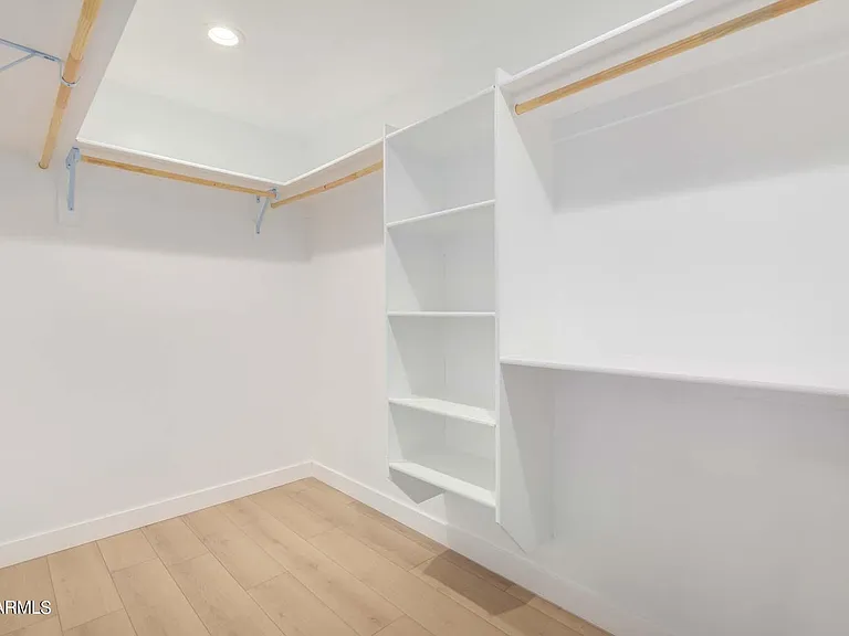 4016 E Edgemont Ave — Photo 15