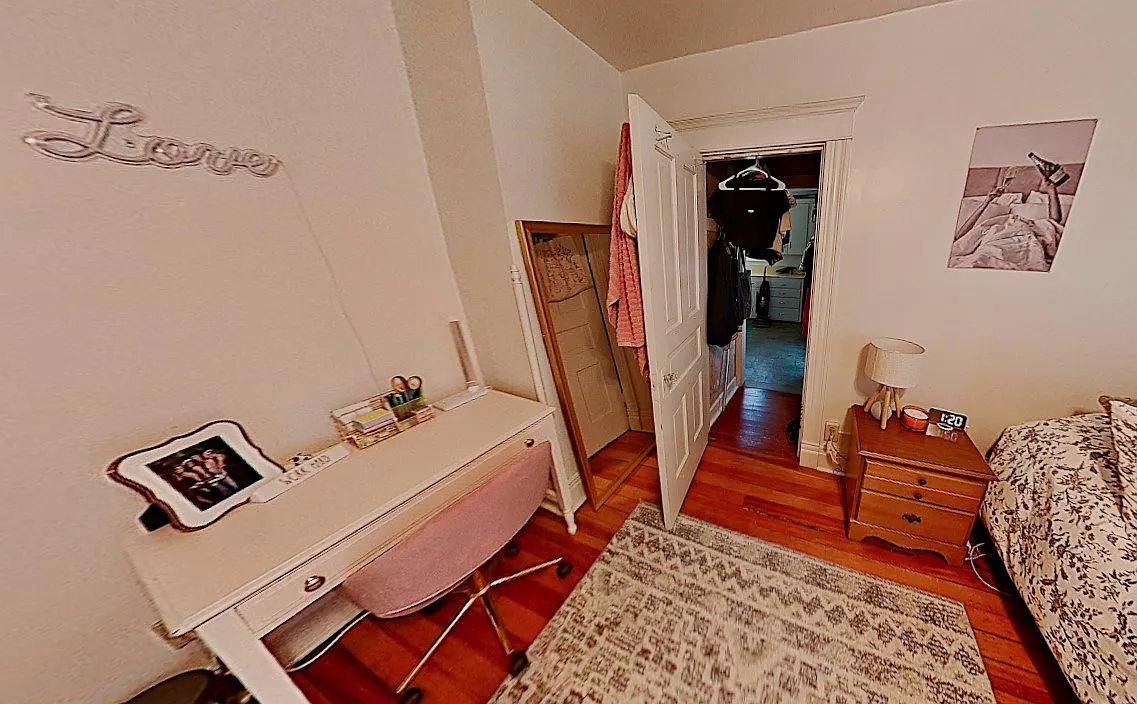 4 bed, 2112 sqft, $2,936 — Photo 2