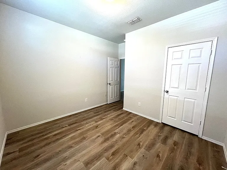 3032 Walker Creek Dr — Photo 7