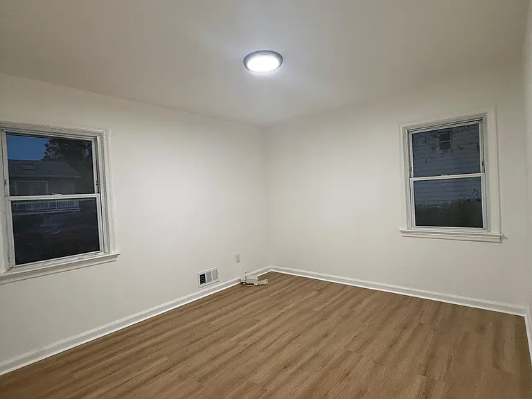 1281 Broadway — Photo 14