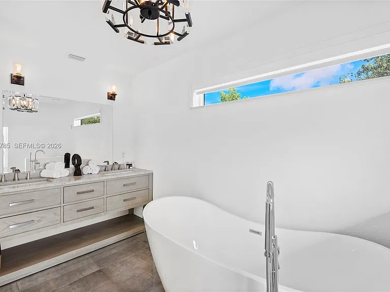 1617 SW 17th Ave — Photo 17