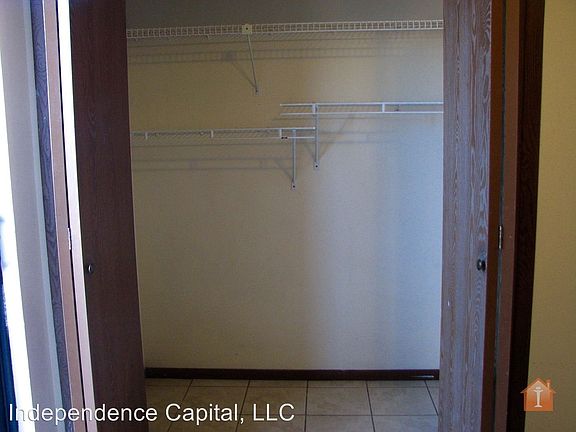 2nd image of 2800 Parque De Oeste Dr APT 02