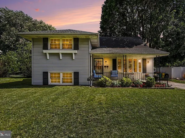 756 Fireside Rd, York, PA 17404